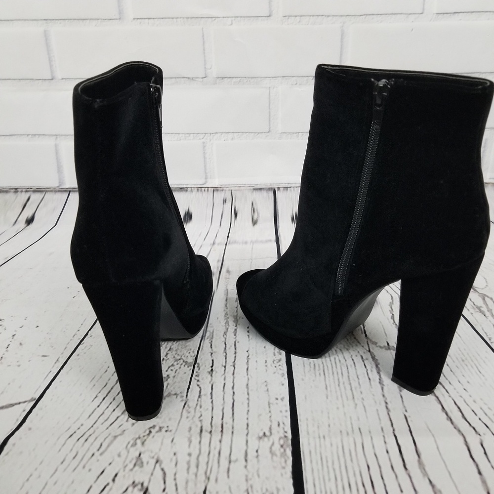 🚫SOLD🚫NWOB Black Peep Toe Velvet High Heel Boots - Picture 4 of 5